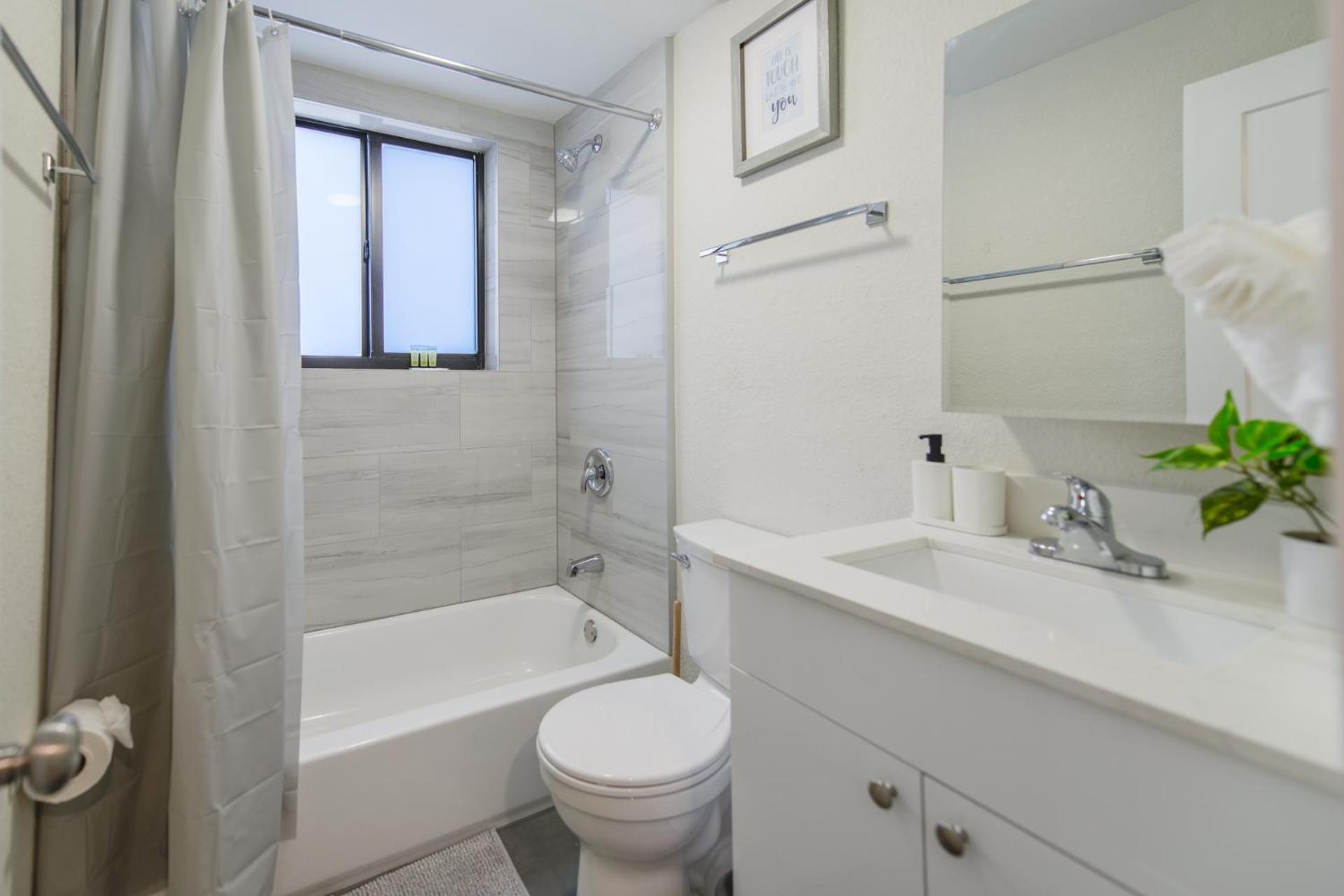 Apartment In Calle Ocho A Slice Of Little Havana Miami Bagian luar foto